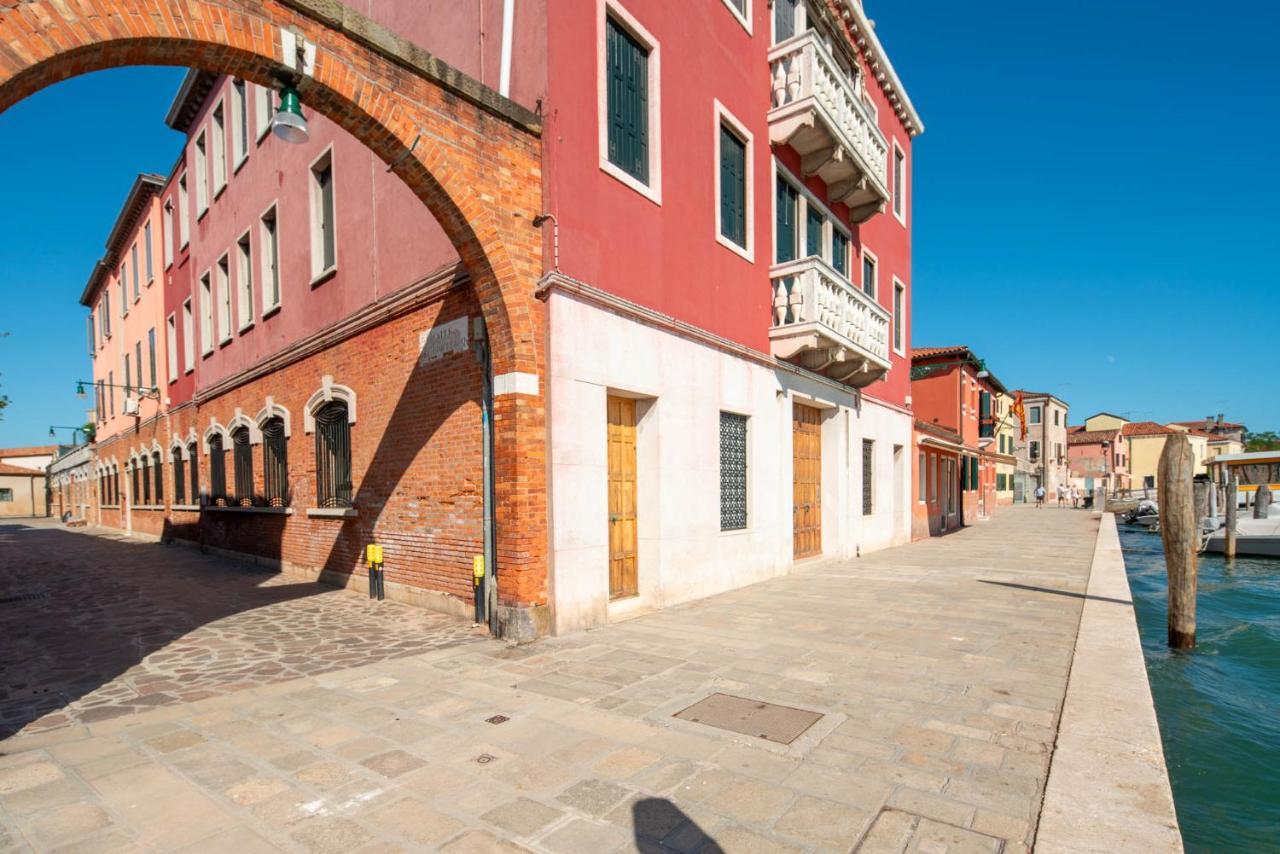 Loft In Venice - Murano Venier Apartment ภายนอก รูปภาพ